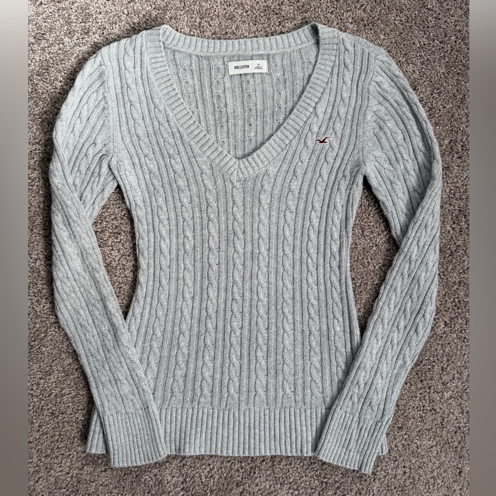 Y2K Hollister Grey cable knit sweater v neck